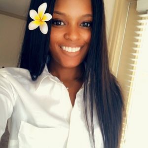 Meet your Posher, Devena